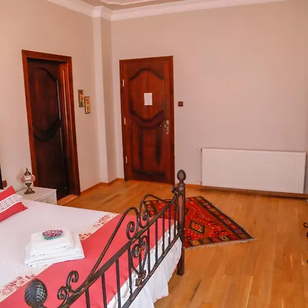 Kordelya Luxury