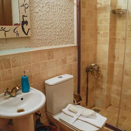 Kordelya Luxury *