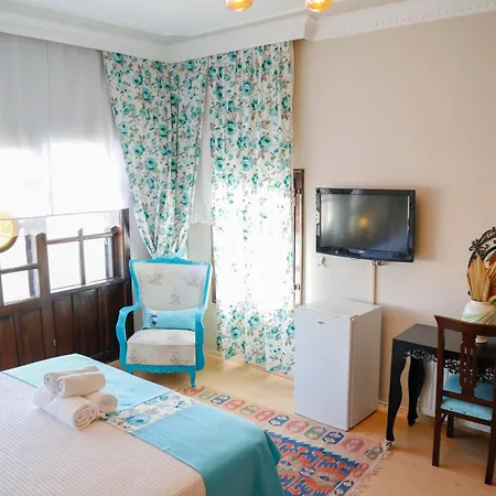 Kordelya Luxury